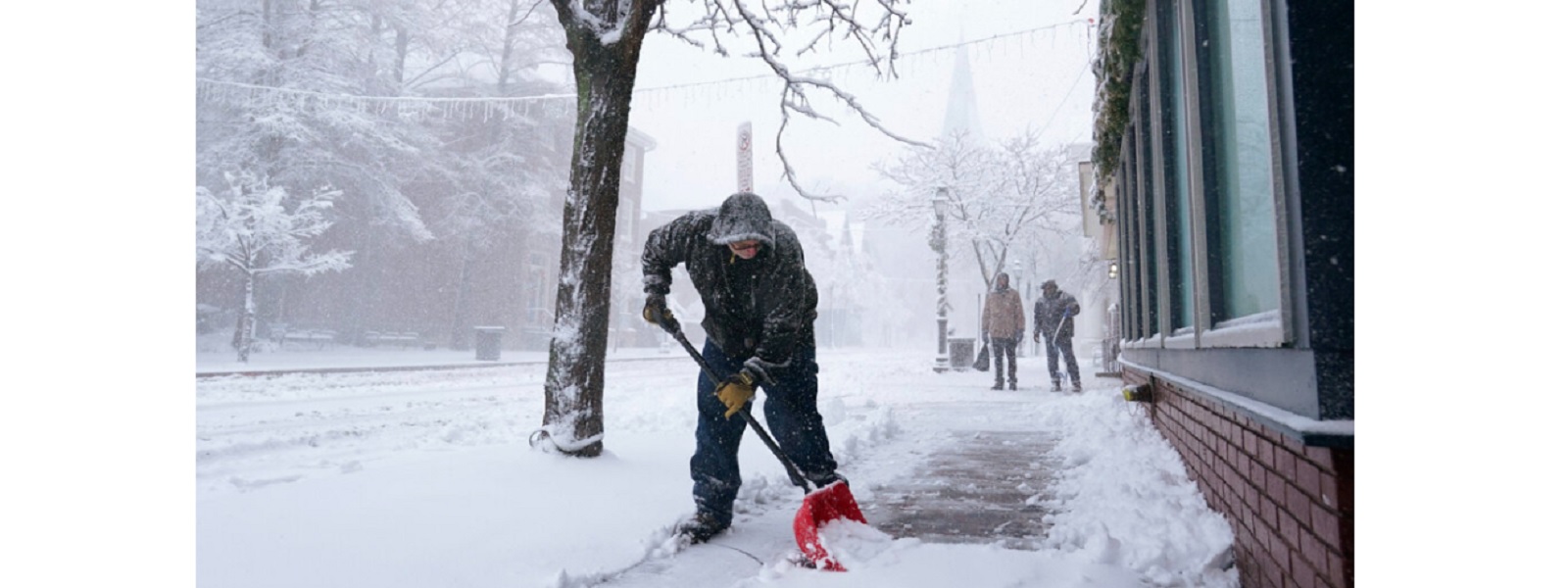 அமெரிக்காவில் கடும் பனிப்புயல்